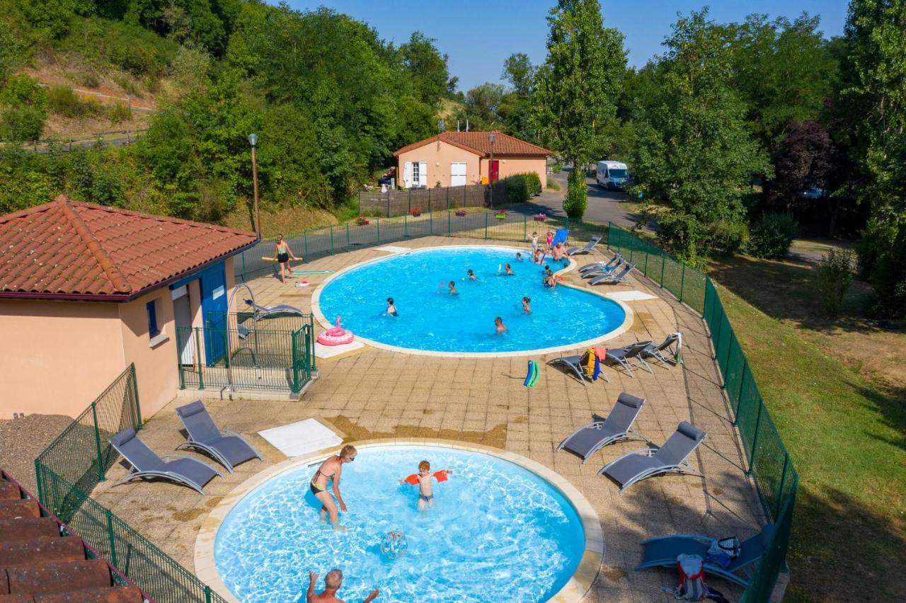 Camping De La Bageasse Бриуд Екстериор снимка