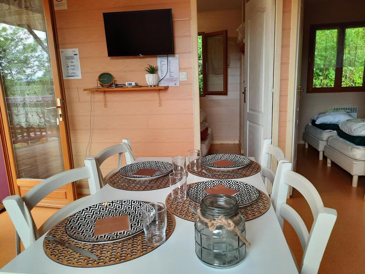 Camping De La Bageasse Бриуд Екстериор снимка