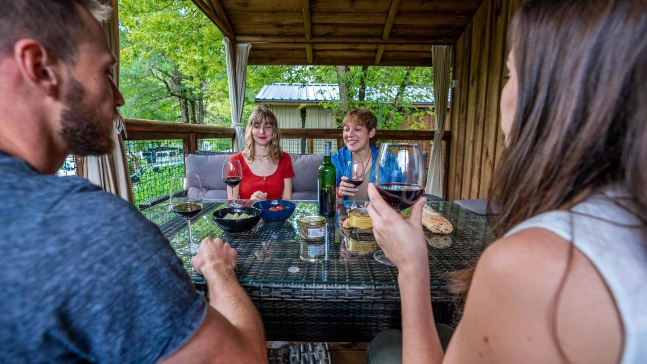 Camping De La Bageasse Бриуд Екстериор снимка