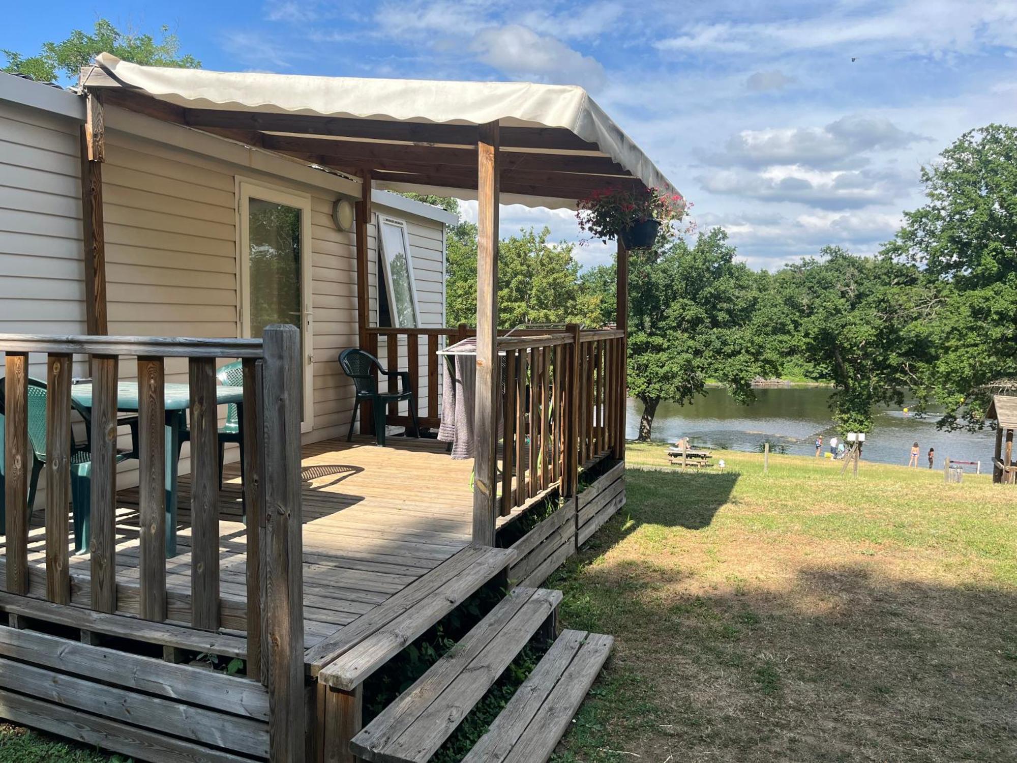 Camping De La Bageasse Бриуд Екстериор снимка
