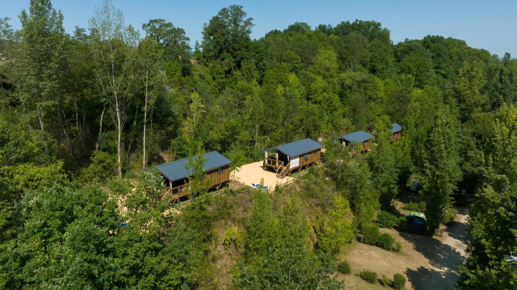 Camping De La Bageasse Бриуд Екстериор снимка